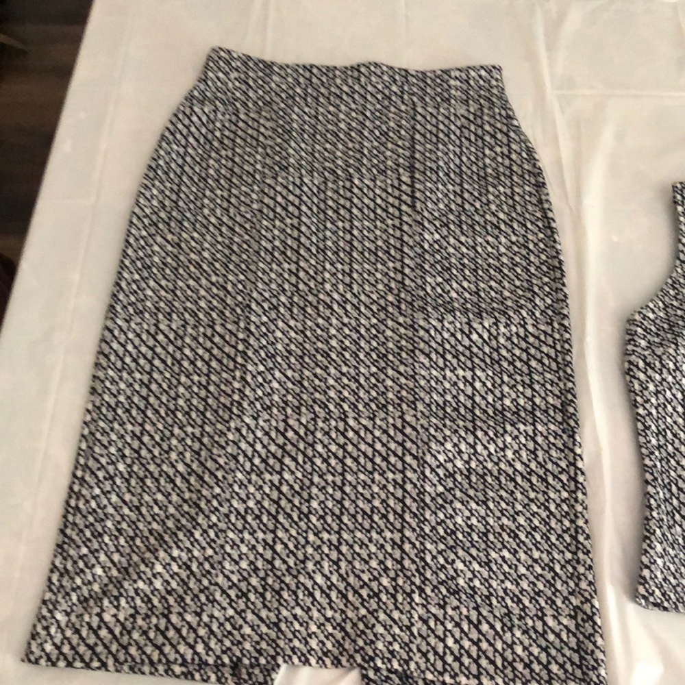 New York and Company blouse and matching Skirt